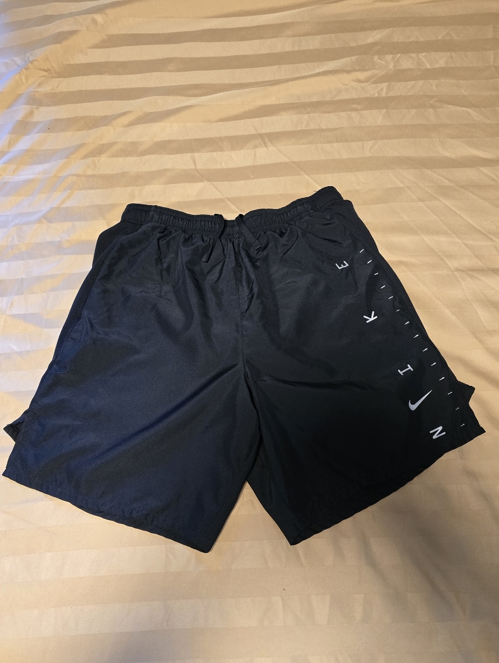 Nike Mens Challenger Lined Running Shorts, Black/White (Size Small)